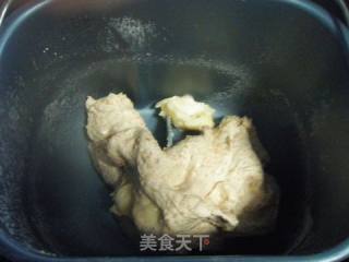 全麦葡萄干面包的做法步骤：2