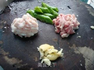 云南美味山珍——青头菌炒肉片的做法步骤：3