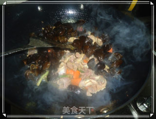 黑木耳炒鸡胗的做法步骤：4