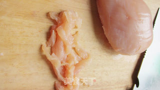 快手下饭菜——{泡姜鸡丝}的做法步骤：2