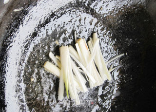 快手下饭菜——{泡姜鸡丝}的做法步骤：10