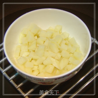 五彩缤纷的饭饭谁能抗拒------什蔬腊肠焗饭的做法步骤：2