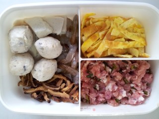 潮汕风味-鲜美尖米丸汤的做法步骤：2