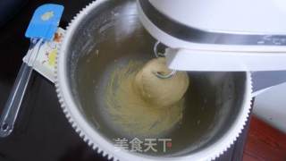 肉松芝士肠面包的做法步骤：2