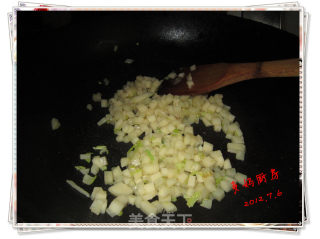 葱香浓郁土豆鸡蛋热汤面的做法步骤：4