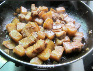土豆烧肉的做法步骤：11