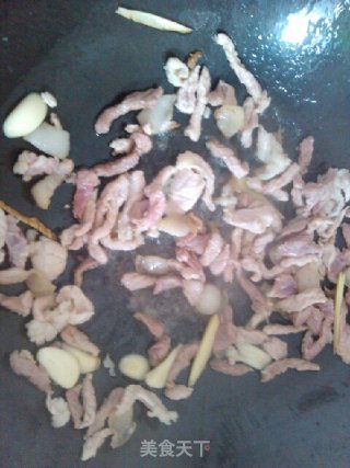 肉丝炒土豆的做法步骤：3