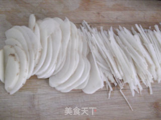 爽口凉拌土豆丝的做法步骤：1