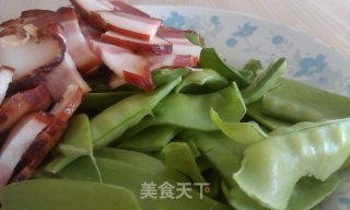 腊肉炒荷兰豆的做法步骤：1