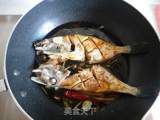 红烧剥皮鱼的做法步骤：6