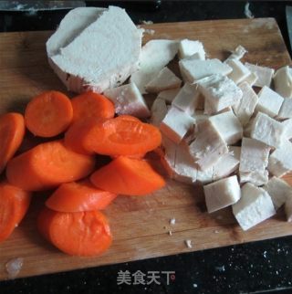 鲮鱼粉葛胡萝卜汤的做法步骤：2