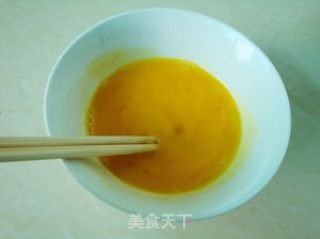 民族养肝食疗法——马蹄草煎鸡蛋的做法步骤：3