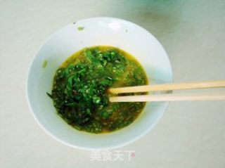 民族养肝食疗法——马蹄草煎鸡蛋的做法步骤：4