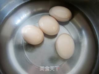鸳鸯鸡蛋的做法步骤：1