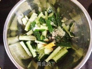 拍黄瓜的做法步骤：3