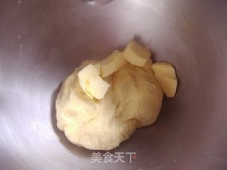 鲜奶油面包的做法步骤：1