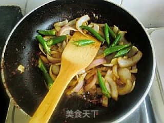 洋葱杭椒牛柳的做法步骤：15