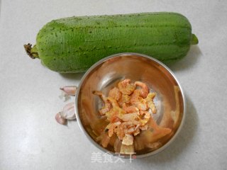 虾仁丝瓜的做法步骤：1
