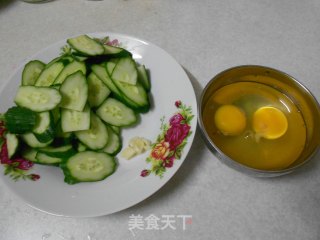 鸡蛋炒黄瓜的做法步骤：1