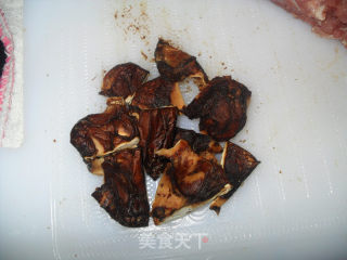 香菇肉饼汤的做法步骤：2