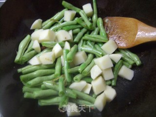 酱焖豆角土豆的做法步骤：5