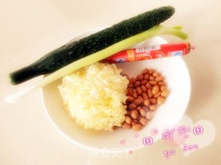 花生银耳什锦凉菜的做法步骤：1