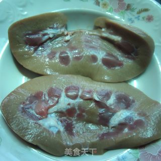 鲜辣椒炒腰花的做法步骤：2