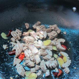鲜辣椒炒腰花的做法步骤：8