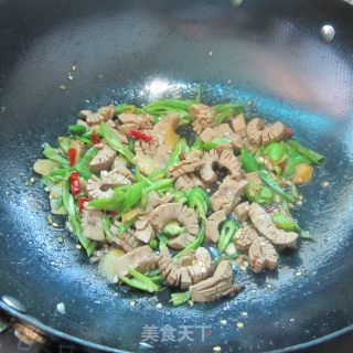 鲜辣椒炒腰花的做法步骤：11
