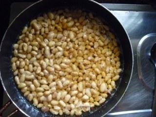 丫丫-桂林米粉的炸黄豆的做法步骤：2