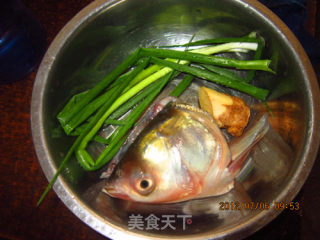 鱼头豆腐汤的做法步骤：1