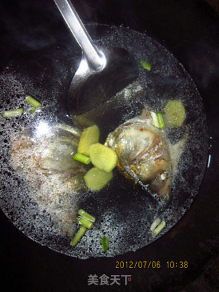 鱼头豆腐汤的做法步骤：4