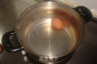 你吃过吗？--【黄金蒜泥拌鸡蛋】的做法步骤：1