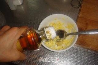 你吃过吗？--【黄金蒜泥拌鸡蛋】的做法步骤：5