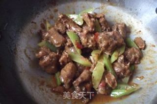 红油莴笋鸭的做法步骤：12