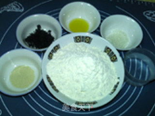 双色馒头第三磕：黑芝麻双色馒头的做法步骤：1