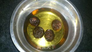 鸡肉香菇荷叶饭的做法步骤：1
