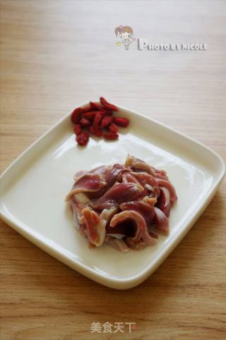 流传民间的元代宫廷食疗秘方：益肾补虚的枸杞鸡肾双麦粥的做法步骤：2