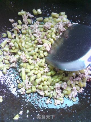 家常小菜——烂肉豇豆的做法步骤：5