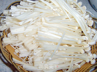把营养美味卷起来----苦瓜培根金针菇卷的做法步骤：3