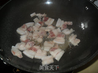 豆腐干炒五花肉的做法步骤：3