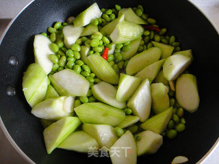 丝瓜炒毛豆的做法步骤：6