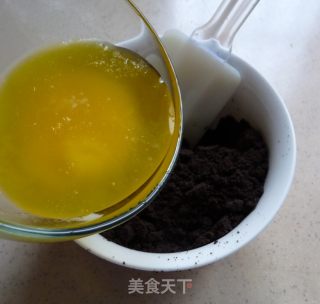 礼服---巧克力芝士蛋糕的做法步骤：1
