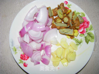 洋葱香辣虾的做法步骤：2
