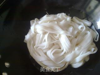 韭菜豆芽炒果条的做法步骤：6