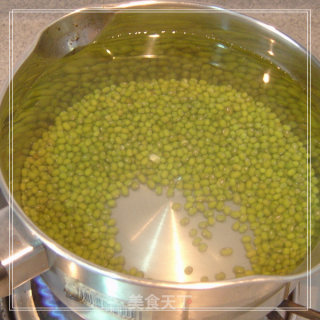几个小窍门做出超细腻的解暑圣品-----冰爽绿豆沙的做法步骤：3