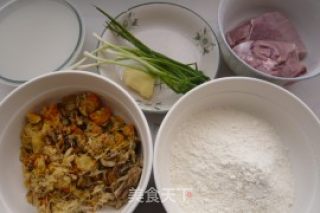 流着汤汁的煎饺——蟹肉皮冻煎饺的做法步骤：1