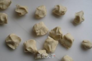 流着汤汁的煎饺——蟹肉皮冻煎饺的做法步骤：11