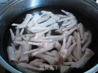夏日的下酒菜、小零食——泡椒凤爪的做法步骤：2
