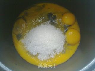 电饭煲蛋糕的做法步骤：4